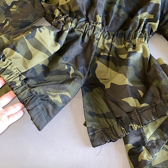 Hooded Jacket - Picture 4 of 4